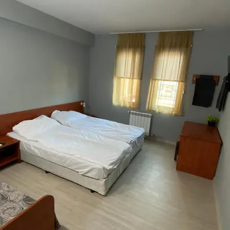 Хотел Враца Hotel 2*